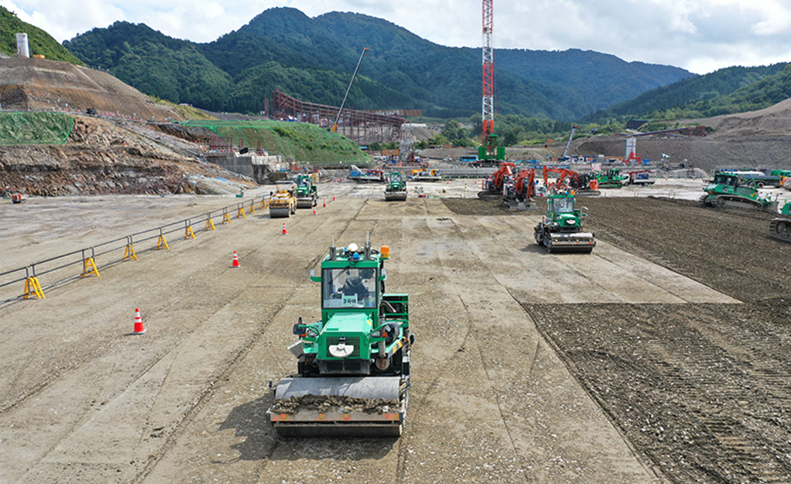 Unmanned automated construction machinery constructs the dam with maximum efficiency