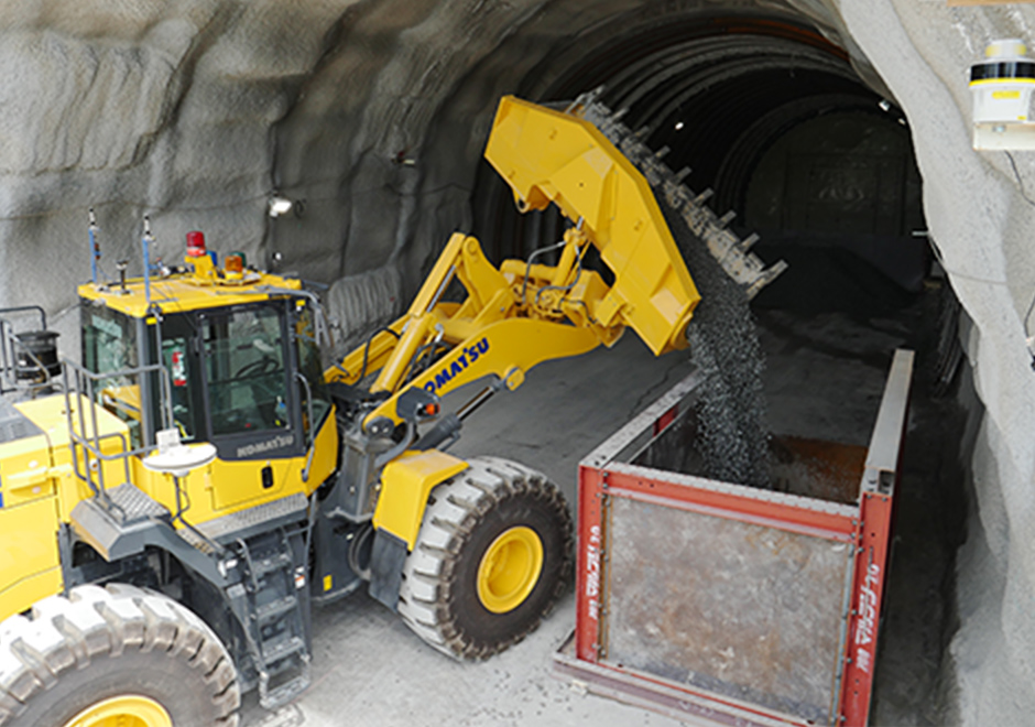 Automated wheel loader in the mock-up tunnel