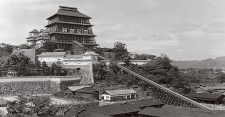Panoramic view of the major restoration in the Showa era, which was completed in 1964. (Courtesy of Himeji Center for Research into Castles and Fortifications)