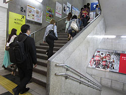銀座線に上がる階段(2013年撮影)