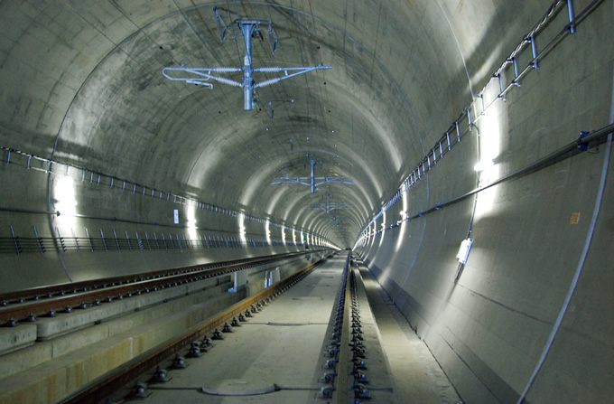 写真：完成した津軽蓬田トンネル