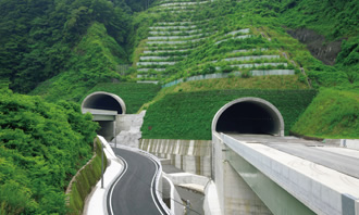 写真：富士川トンネル
