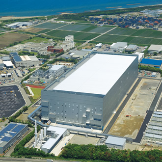 写真：ジャパンディスプレイ白山工場（関西・北陸・中部支店）