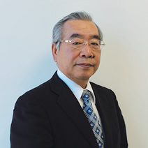 機械部長　鶴岡松生の写真