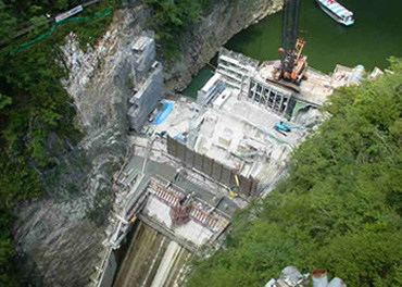 図版：コンクリートダムの設備改良・補強工事（帝釈川ダム）
