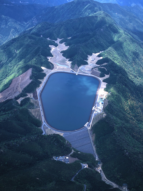 図版：九州電力　小丸川発電所（宮崎県2007年竣工）