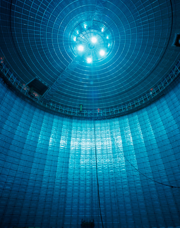 図版：東京ガス　扇島工場LNG地下式貯槽（神奈川県2000年竣工）
