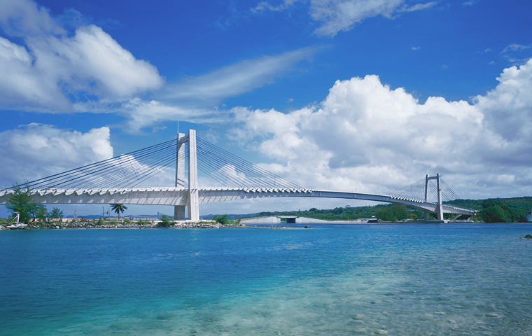 図版：日本パラオ友好橋（パラオ2001年竣工）