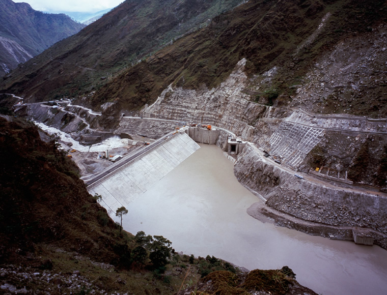 図版：ダウリガンガダム（インド2005年竣工）