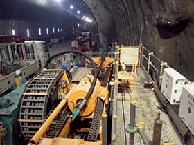 図版：新名神高速道路　箕面トンネル西
