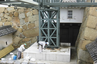写真：素屋根鉄骨の建方開始