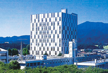 図版：神奈川工科大学 情報学部棟（神奈川県・ハイブリッドマルチタワー構法）
