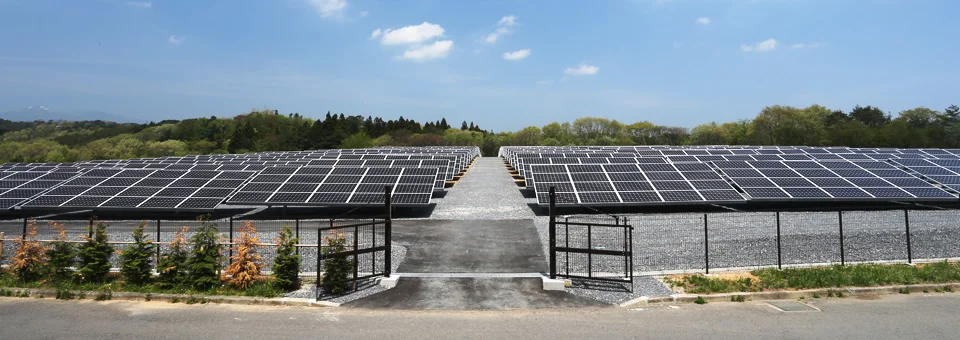 図版：480台の太陽光発電架台