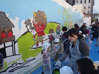 Pupils at the nearby Kyosei Nursery School and their guardians participated