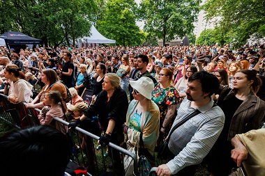 A briefing about Noh at Nihon Matsuri