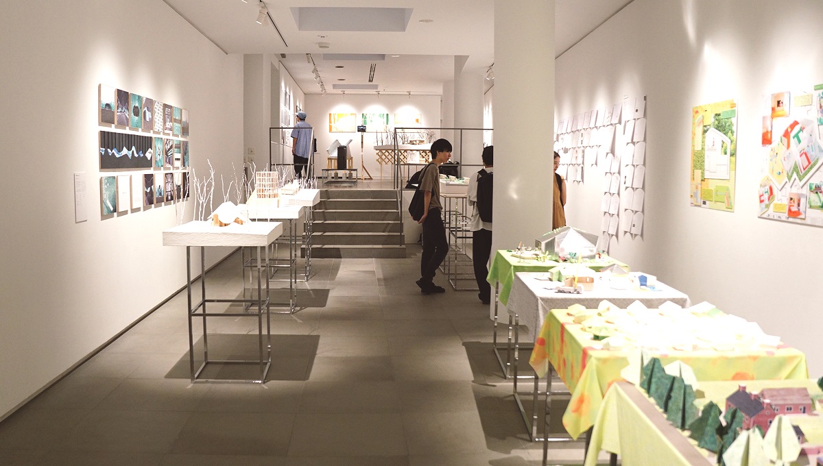 Image: Scenes from the Tokyo exhibition venue