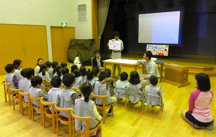 写真：鹿島児童館において未就学児を対象とした環境教育を行いました