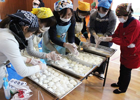 写真：餅つき