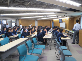 写真：中学2年生　技術の授業