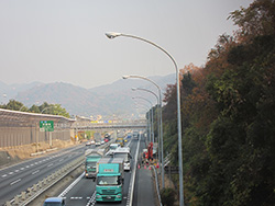 高速道路は施工当時と比べてずいぶん変わった。