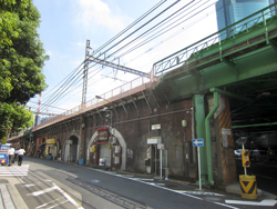 新橋・有楽町間の煉瓦アーチ式高架橋