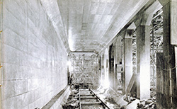 図版：地下鉄丸ノ内線中野工区トンネル内部（1961年）