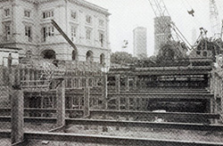 図版：シンガポール地下鉄工事開削工事（1983年）