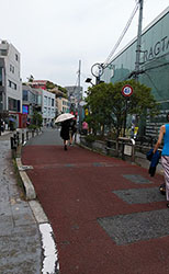 暗渠となった渋谷川の一部はキャットストリートと呼ばれる遊歩道となった