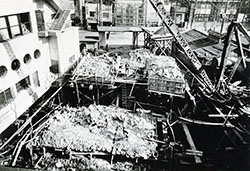 増築工事A型潜函沈設終了一部仮設物撤去中1938年1月15日