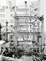増築工事鉄骨建方中1938年4月1日