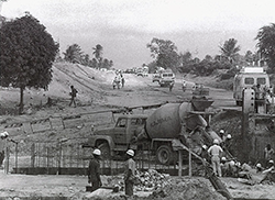 モロゴロ道路改修工事