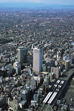 西武池袋線練馬駅と練馬区役所