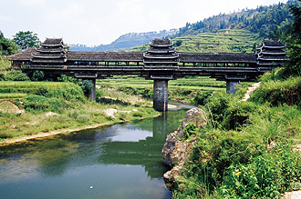 写真：賜福橋（1861年創架，1951年再建）