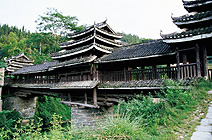 写真：亮寨橋（1910年代創架，1937年以降再建）