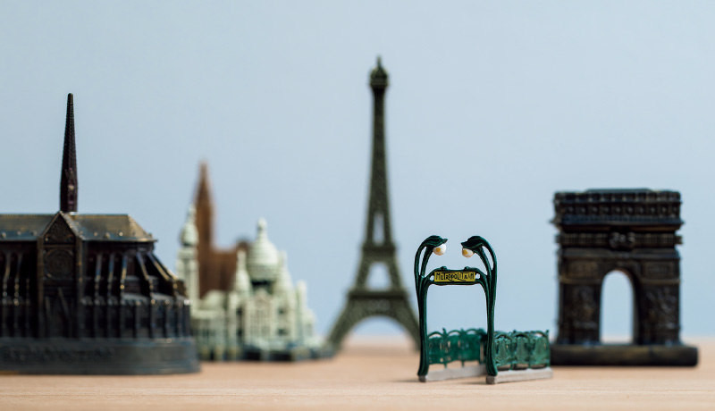 図版：パリの街を彩るものたち