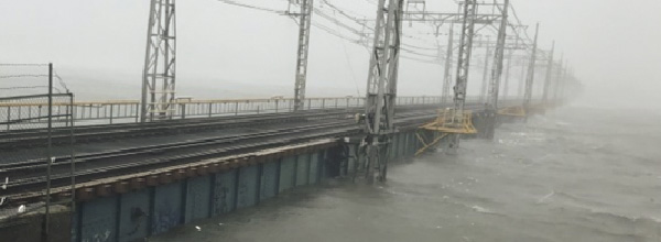 図版：2018年の台風21号で水位が上昇した既存の淀川橋梁