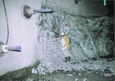 ���ϗ]���15cm���x�̐��x�Ō@��