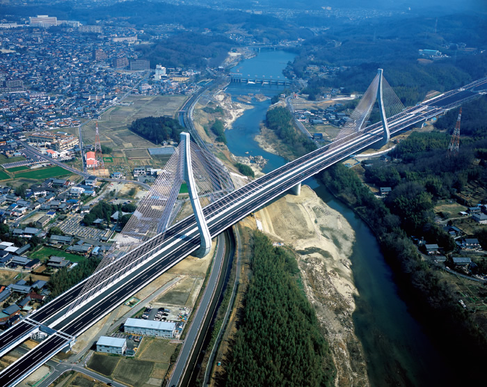 写真：豊田アローズブリッジ（愛知県豊田市）