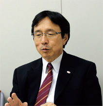 写真：中日本高速道路 建設事業本部 事業調整担当部長　太田睦男