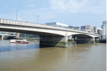写真：ロンドン橋