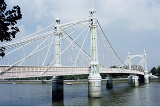 写真：アルバート橋