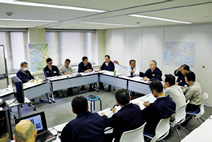 写真：九州支店震災対策会議