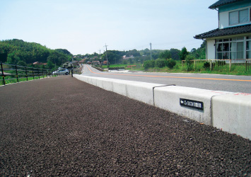 図版：道路の境界ブロック