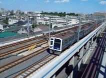 写真：西武池袋線石神井公園駅付近の高架橋