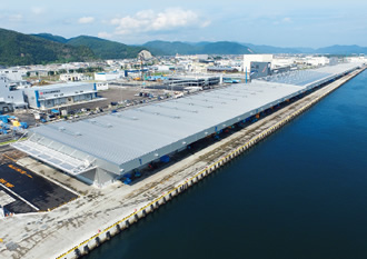 写真：再建を果たした石巻魚市場