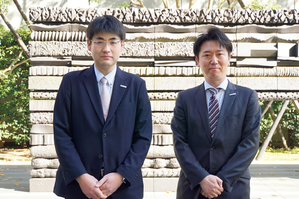 図版：鹿島建物総合管理 金澤副部長（左）とイー・アール・エス 加藤副部長（右）