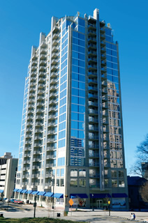図版：ジョージア州アトランタに建設された第1号案件「SkyHouse Midtown」