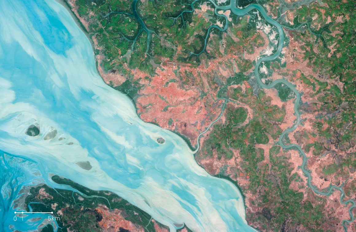 図版：宇宙から見える水彩画（ジェバ川，ギニアビサウ）