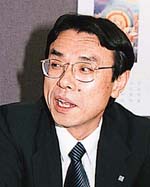 �R�{����