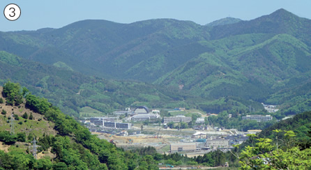 写真：トレイルルートから見える女川町中心部